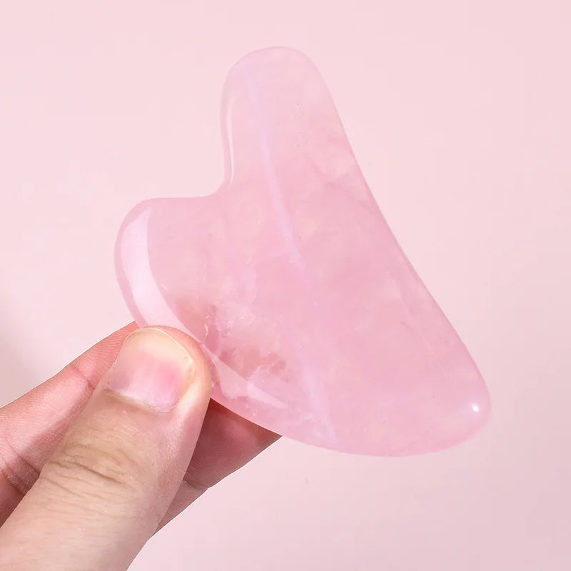 Gua Sha de Cuarzo Rosa – Ritual de Drenaje Facial | Faelabloom